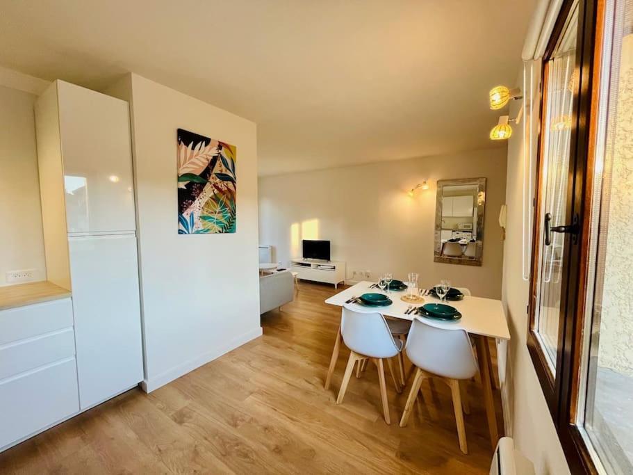 Apartment Le Cosy Avec Parking Et Balcon *