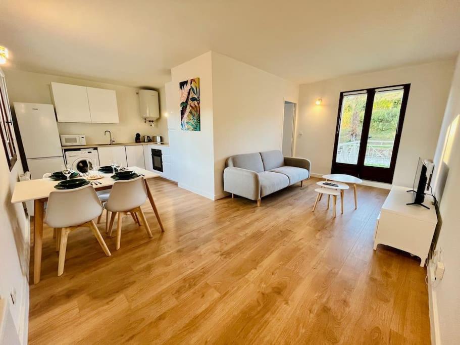 Appartement Le Cosy Avec Parking Et Balcon *